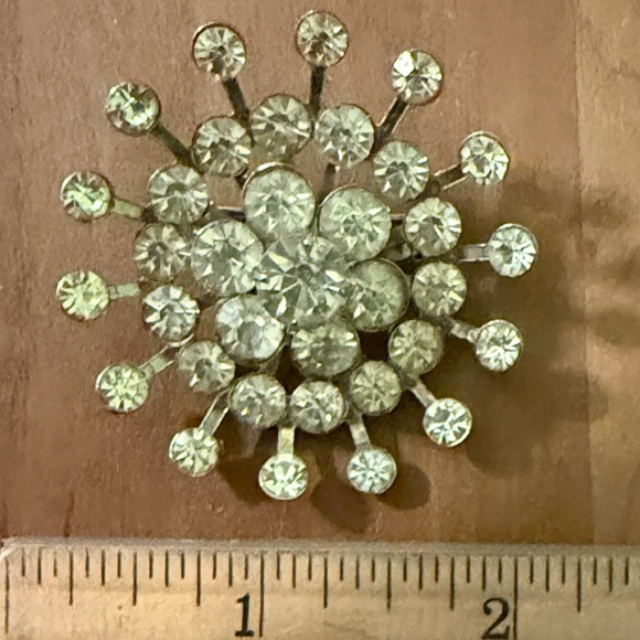 Vintage Coro Silver toned Rhinestone Snowflake Pin - Picture 3 of 4